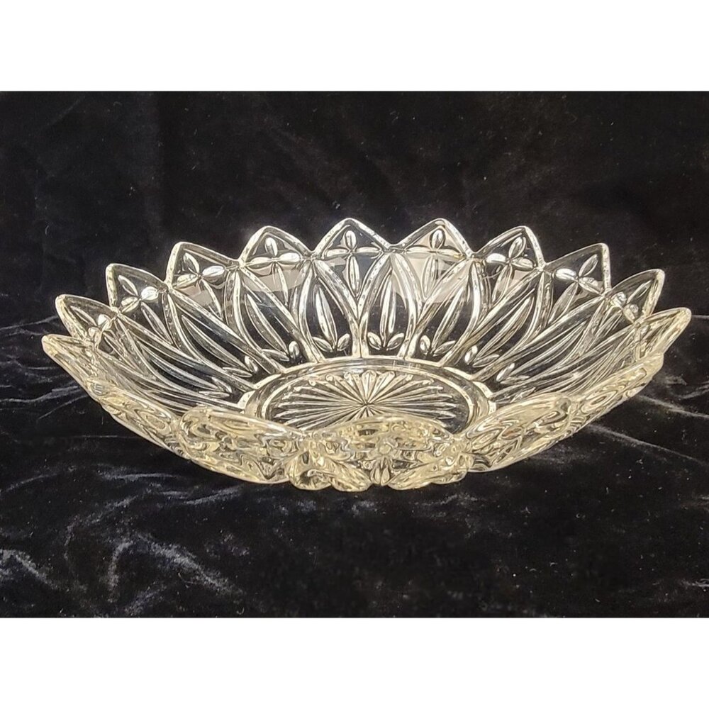 Vintage Federal Glass Starburst Pattern Serving Bowl